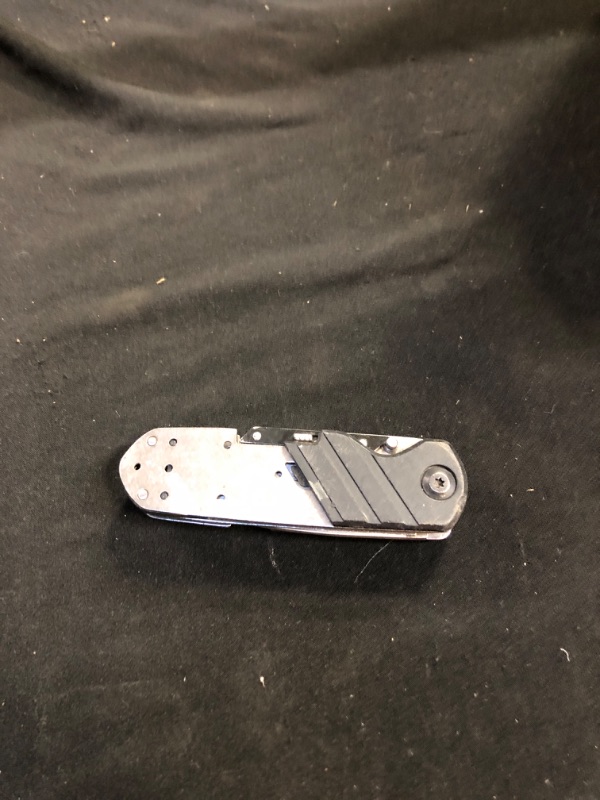 Photo 2 of 2-in-1 Folding Utility Knife and Sporting Knife
