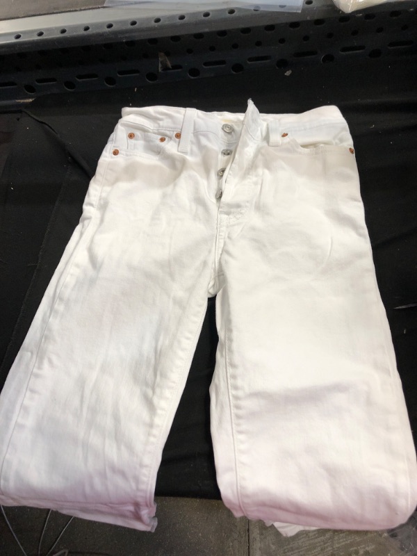 Photo 1 of LEVI WOMENS BUTTON UP WHITE WEDGIE STRAIGHT JEANS
SIZE-26W