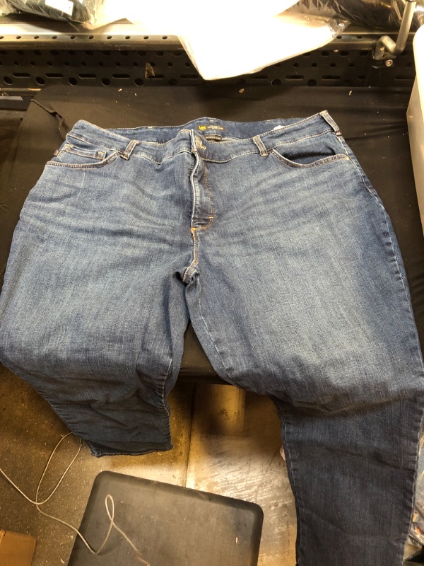 Photo 1 of LEE BLUE HIGH RISE STRAIGHT JEANS 
UNKNOWN SIZE 