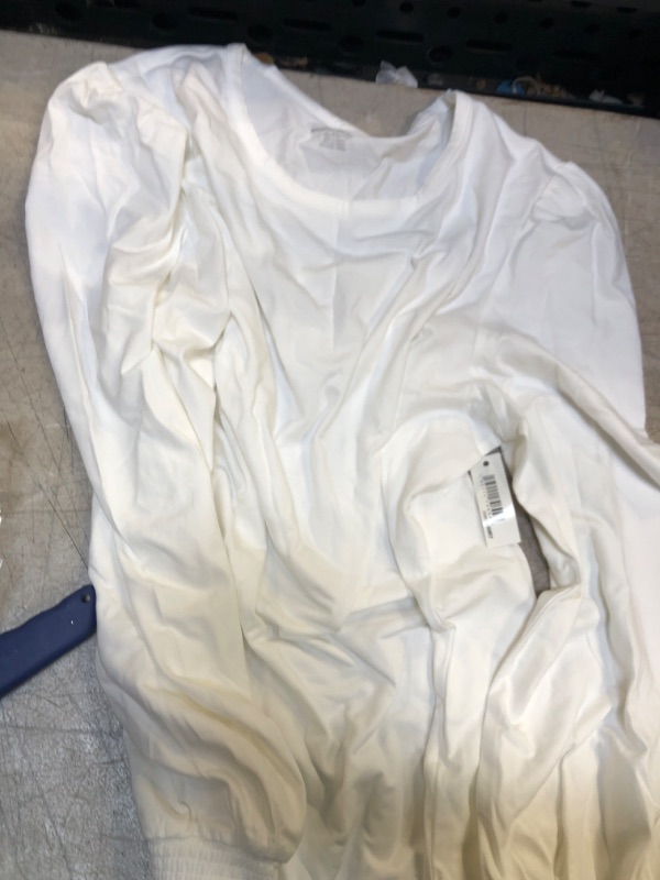 Photo 2 of Amazon Essentials WHite Long Sleeve XL