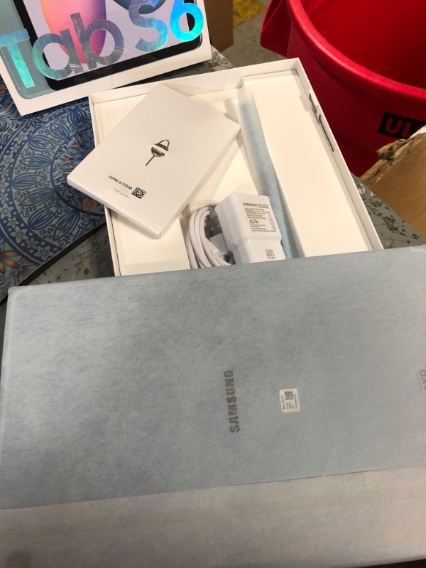 Photo 2 of SAMSUNG Galaxy Tab S6 Lite  