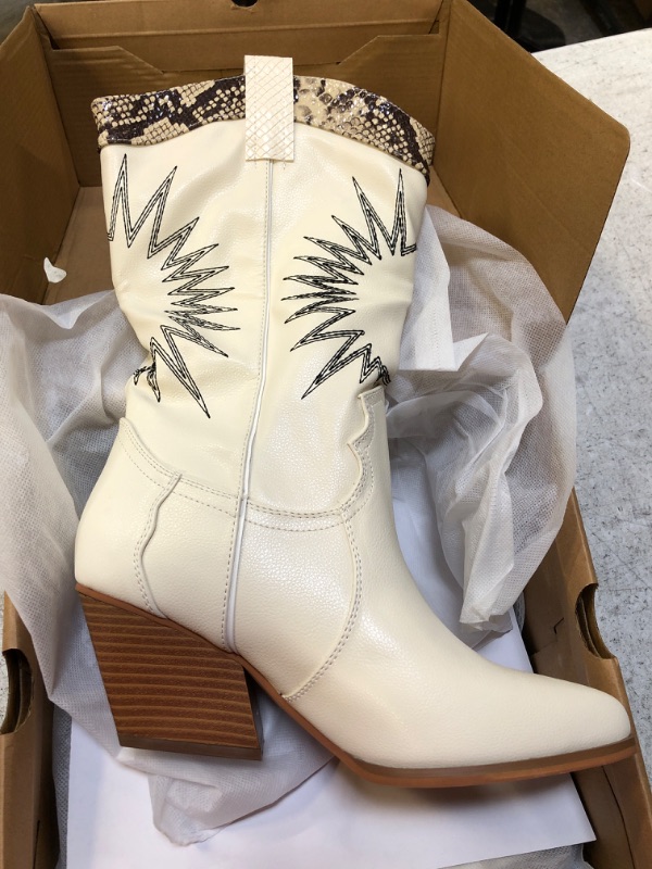 Photo 3 of Coutgo Womens Western Cowboy Knee High Boots Wide Calf Chunky Stack Heel Pointed Toe Cowgirl Embroidered Mid-Calf Boots WOMENS SIZE 8 White