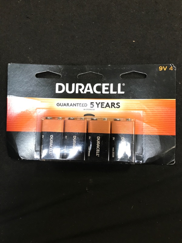 Photo 2 of Duracell Coppertop 9-Volt Alkaline Batteries, Pack of 4, 3 Hang Hole Packaging
