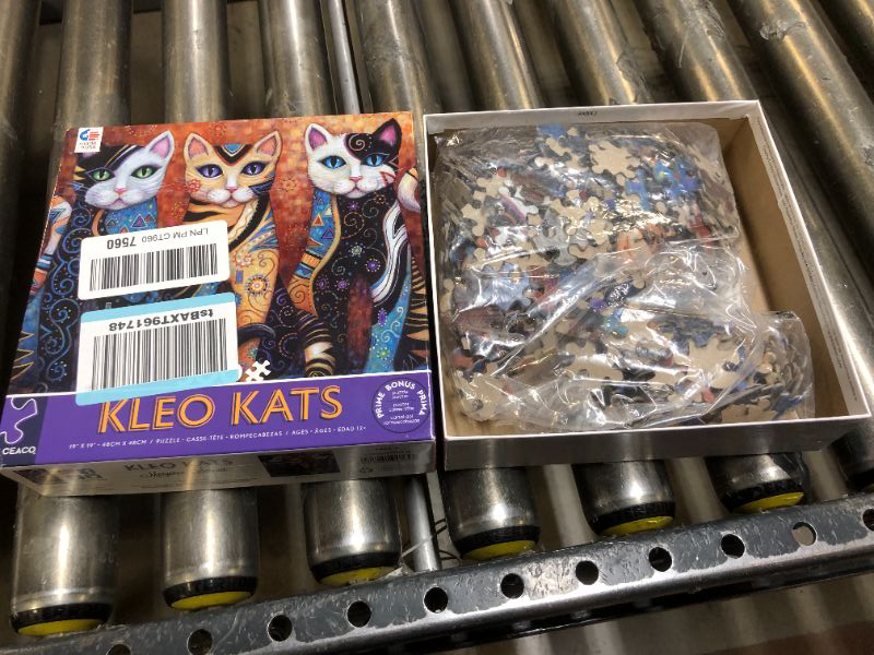 Photo 2 of Ceaco - Kleo Kats - Kleo Trio - 500 Piece Jigsaw Puzzle