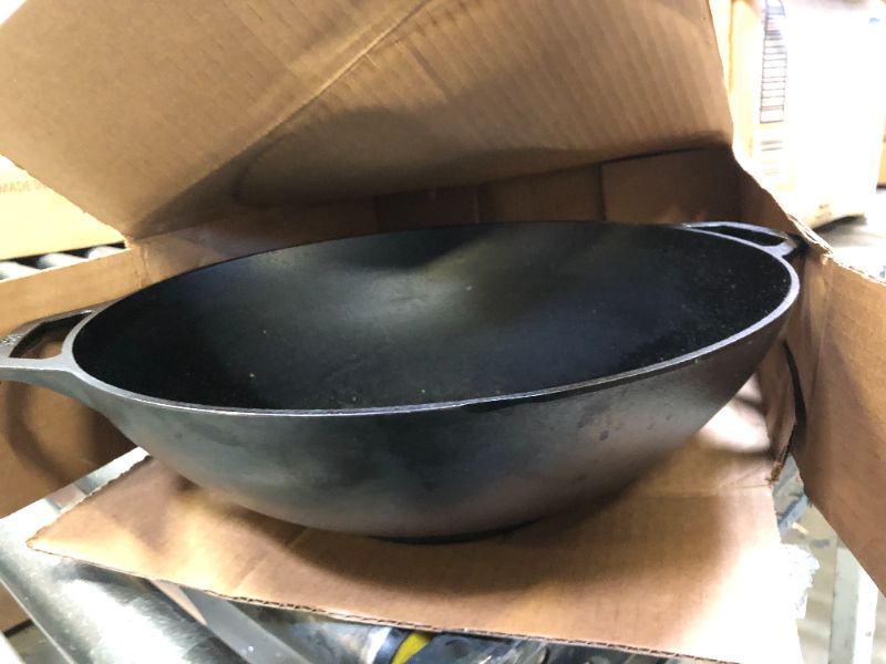 Photo 1 of Lodge Cast Iron 14" Wok