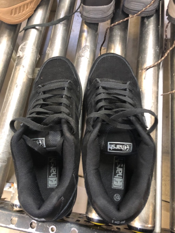 Photo 1 of CASUAL TENNIS SHOES (USED) SIZE IN PHOTO