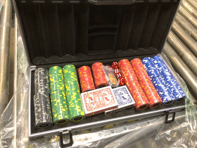 Photo 2 of Comie Clay Poker Chips,400PCS 14 Gram Poker Chip Set with Deluxe Travel Case, Numbered Chips,Poker Set for Texas Holdem Blackjack Gambling