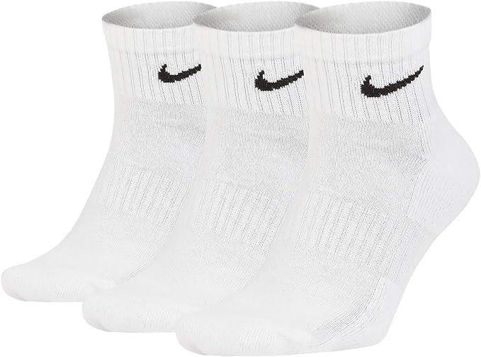 Photo 1 of Nike Everyday Lightweight Ankle Training Socks (3 Pair) SIZE S 
