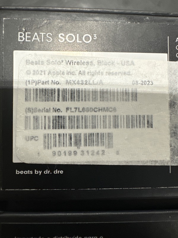 Photo 7 of Beats Solo3 Wireless On-Ear Headphones - Apple W1 Headphone Chip, Class 1 Bluetooth, 40 Hours of Listening Time, Built-in Microphone - Black (Latest Model)