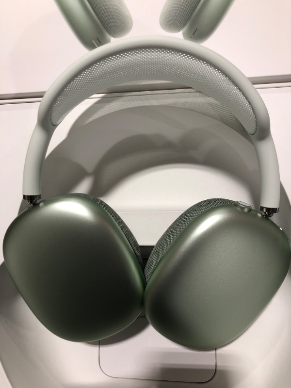 Photo 6 of Apple AirPods Max Wireless Over-Ear Headphones. Active Noise Cancelling, Transparency Mode, Spatial Audio, Digital Crown for Volume Control. Bluetooth Headphones for iPhone - Green
ITEM CAME FACTORY SEALED --- OPENED BOX TO CHECK ITEMS QUALITY 