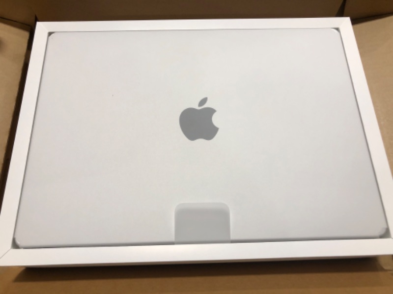 Photo 5 of Apple 14" MacBook Pro Kit (M3 Pro, Silver)