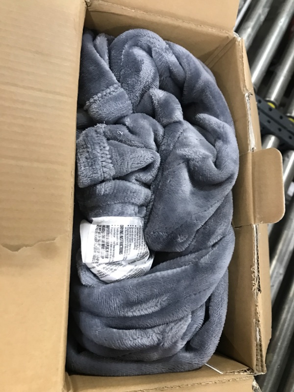 Photo 2 of [New Launch] Bearhug Electric Blanket King Size 100" x 90", Dual Controllers Heated Blanket, Velvet/Sherpa, 10-Heating Level & 1-12H Auto Off, 5 Year Warranty, Over-Heat Protect, ETL, Machine Washable King Size 100" × 90" Gray-velvet & Sherpa