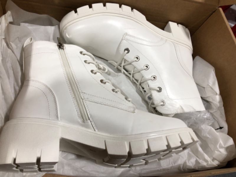 Photo 1 of HIGH TOP WHITE BOOTS ZIP UP LACE 8.5