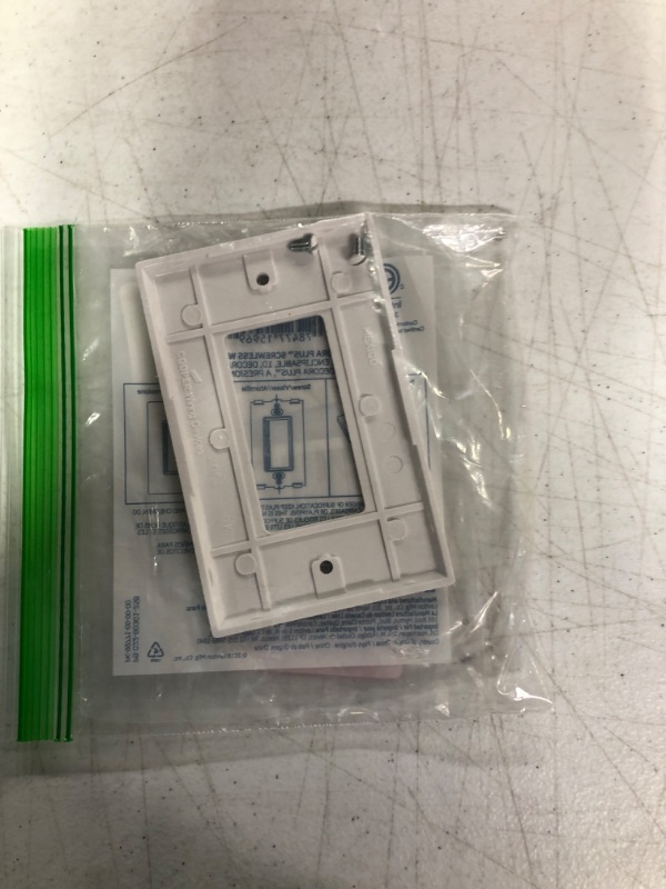 Photo 3 of "Leviton 80301-SW 1-Gang Decora Plus Wallplate Screwless Snap-On Mount, White"