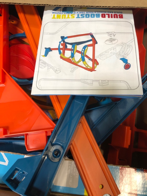 Photo 2 of Hot Wheels Track Builder Playset Unlimited Corkscrew Twist Kit, 1:64 Scale Toy Car, Connects to Other Hot Wheels Tracks 