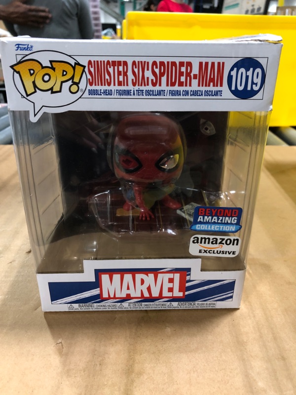 Photo 2 of Funko Pop! Deluxe: Marvel Sinister 6 - Spider-Man, Amazon Exclusive, Figure 7 of 7