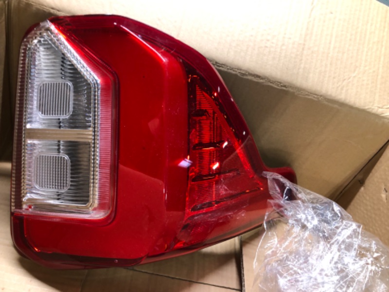 Photo 3 of labwork 1PC Driver Side Halogen & LED Tail Light Replacement for 2020-2023 Ford Explorer Rear Tail Light Brake Lamp Assembly LH Left Side FO2800275 LB5Z-13405-A