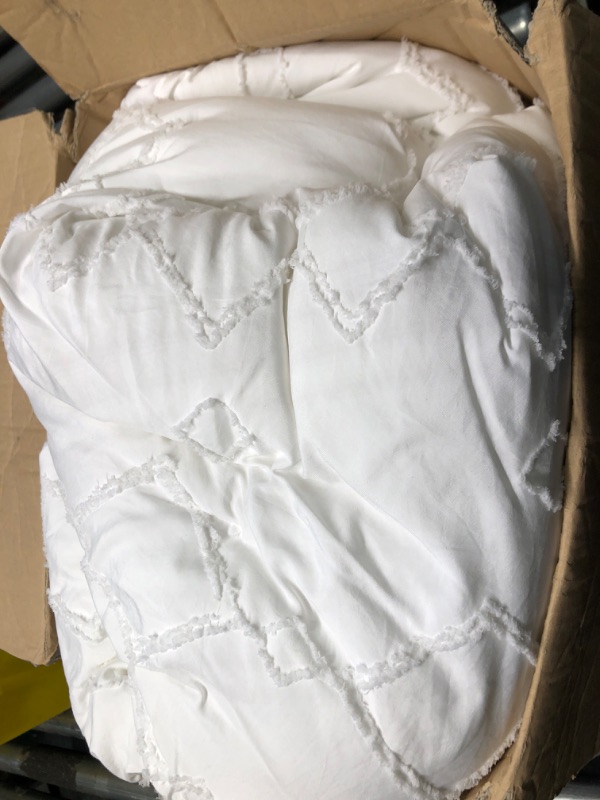 Photo 3 of  Comforter Set - White Boho Tufted Shabby Chic Bedding Comforter ***stock photo similar item***
