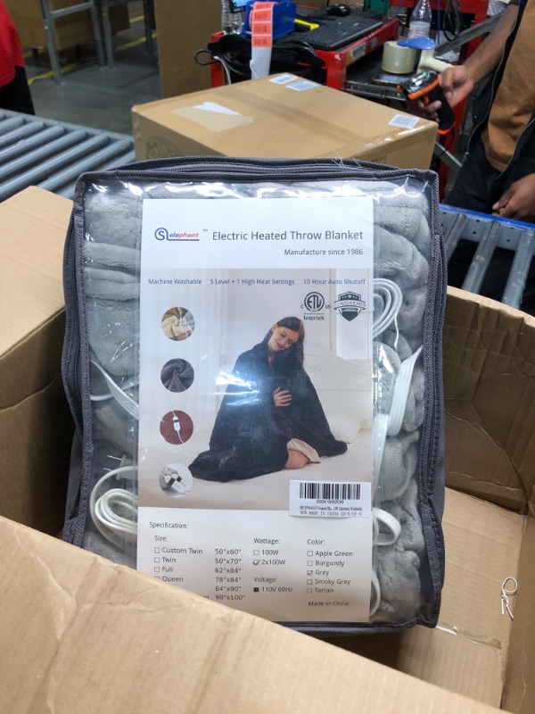 Photo 3 of [New Launch] Bearhug Electric Blanket King Size 100" x 90", Dual Controllers Heated Blanket, Velvet/Sherpa, 10-Heating Level & 1-12H Auto Off, 5 Year Warranty, Over-Heat Protect, ETL, Machine Washable King Size 100" × 90" Gray-velvet & Sherpa