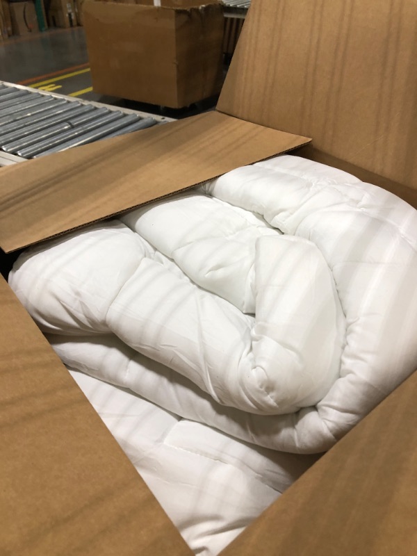 Photo 1 of **unknow size** Premium 100% Waterproof Mattress Protector Queen Size Bed Mattress Cover Breathable Bamboo 3D Air Fabric Cooling Mattress Pad Cover Smooth Soft Noiseless Washable, 8''-21'' Deep Pocket Queen 60"x80" White