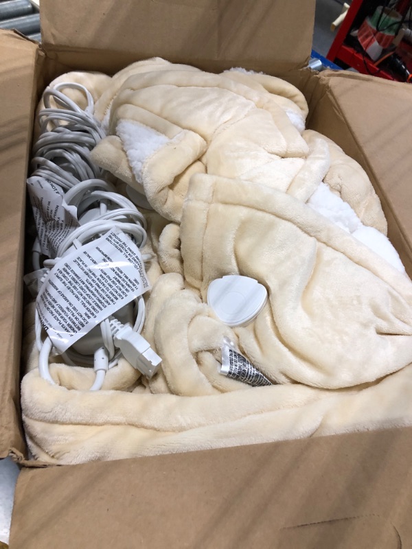 Photo 3 of **UNTESTED** NEXHOME PRO Heated Blanket, Electric Blanket Queen Size 90"x90" with 2/4/6/8/10 Hours Auto-Off & 4 Fast Heating Levels, Soft Fleece Sherpa Heating Blanket with Dual Controller, Machine Washable Beige Queen