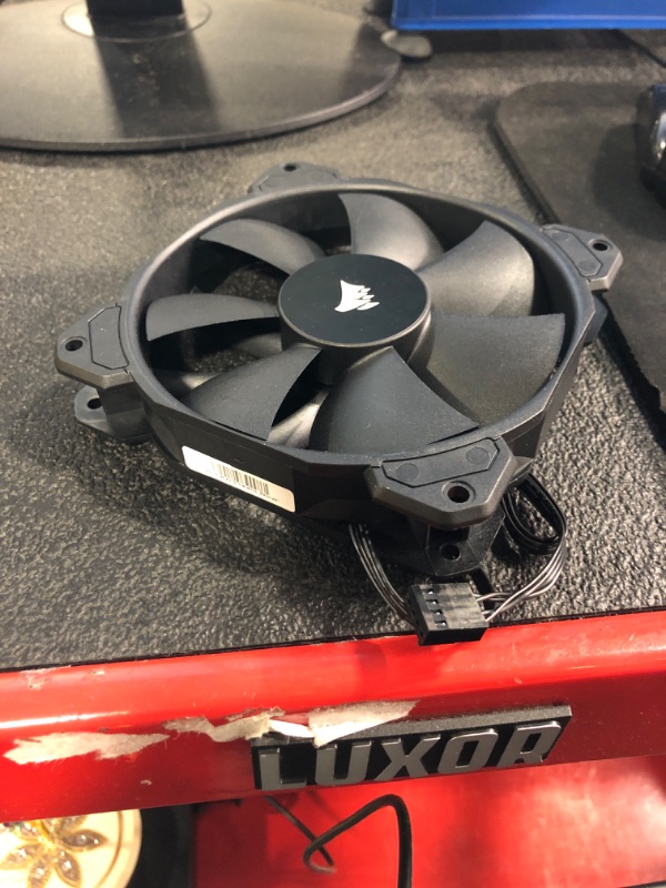 Photo 3 of Corsair SP120 Elite, 120mm PWM Hydraulic Bearing Case Fan with CORSAIR AirGuide Technology - Low-Noise, 24.7 dBA, Fan Speeds from 300 RPM - 1,300 RPM, 45.4 CFM, Single Pack - Black