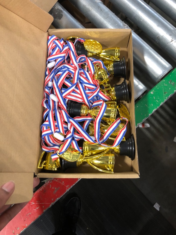 Photo 4 of FEPITO 30 Pcs Trophies Medals Set 10Pcs Gold Plastic Trophy Cup and 20Pcs Winner Medals for Kid Party Sports Awards