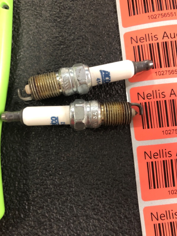 Photo 2 of ** $7 retail price, comes with 2**
ACDelco GM Original Equipment 41-114 Iridium Spark Plug (Pack of 1)