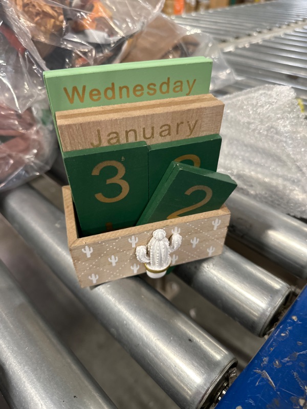Photo 1 of Notakia Perpetual Calendar, Wooden Calendar for Home Office Desk Accessories Vintage Wood Block Calendar(Green) Green cactus