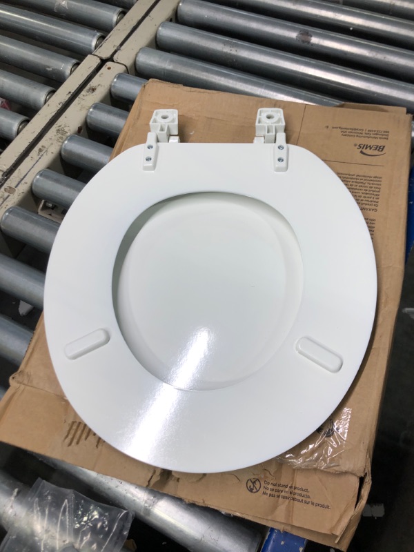 Photo 3 of ** new open box**
BEMIS 400TTA 000 Economy Toilet Seat, Durable Enameled Wood, ROUND, White
