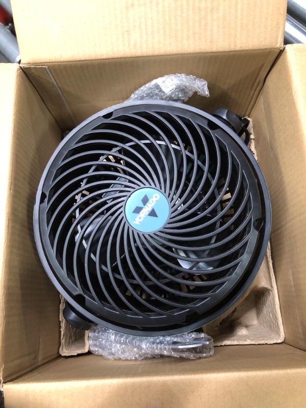 Photo 3 of ** use for parts**
Vornado EXO51 Heavy Duty Air Circulator Shop Fan with IP54 Rated Dustproof and Water-Resistant Motor, Green, CR1-0389-17 & 630 Mid-Size Whole Room Air Circulator Fan Fan + Air Circulator Fan, Mid-Size