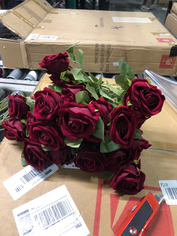 Photo 2 of 20 Pcs Rose Artificial Flowers with Long Stem Realistic Silk Roses Bulk Real Touch Plastic Bouquet of Roses for Home Bridal Wedding Party Table Centerpieces Decorations (wine)