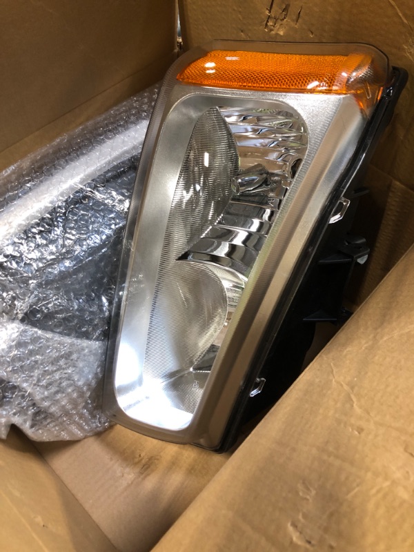Photo 1 of Jenuo No-Fogging Headlight Assembly Fit For 03 04 05 06 Chevy Silverado Avalanche 1500 2500 3500/07 Classic, Not Fit For Factory Cladding Body, Left And Right Side (Chrome Housing Amber Reflector)