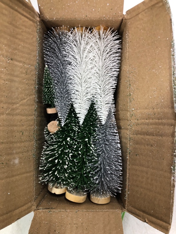 Photo 3 of 30Pcs Mini Christmas Trees Artificial Christmas Tree Bottle Brush Trees with Wooden Base for Christmas Decor Christmas Party Home Table Craft Decorations(Green+Silver+White)