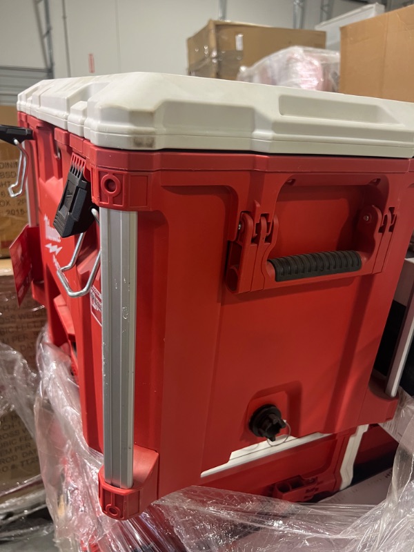 Photo 4 of **damage** Milwaukee
22 in. Packout 40 qt. XL Cooler