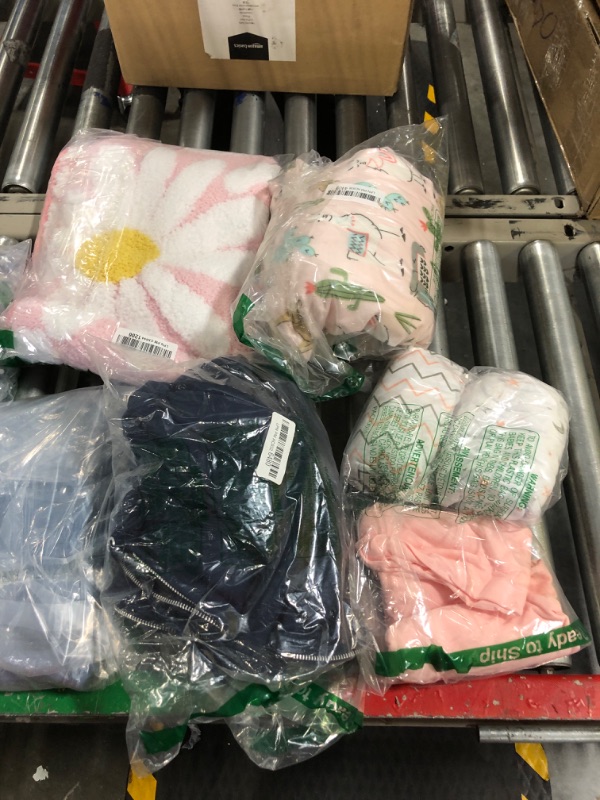 Photo 1 of Assorted Bag of Items
***as is, no returns***