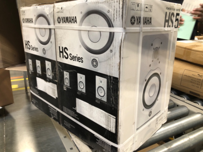 Photo 1 of ***SEALED BOX***Yamaha HS5 W 5-Inch Powered Studio Monitor Speaker, White Monitor Speaker 5" White Single Unit