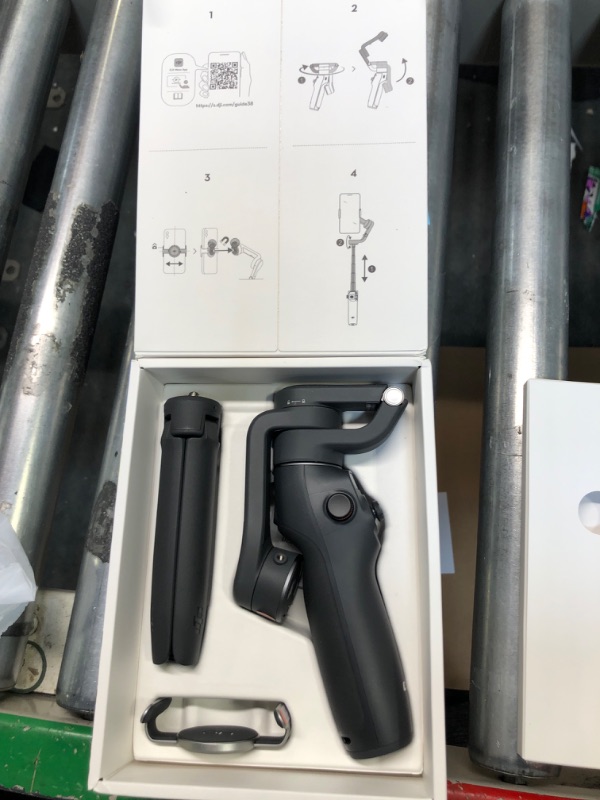 Photo 3 of DJI Osmo Mobile 6 Smartphone Gimbal