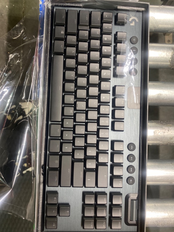 Photo 3 of G915 LIGHTSPEED TKL Wireless Mechanical GL Tactile Switch Gaming Keyboard with RGB Backlighting