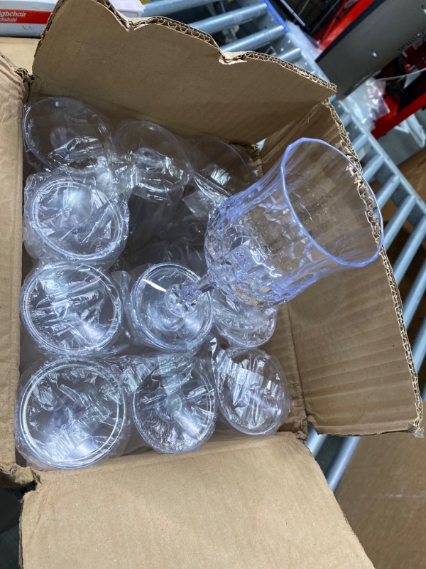 Photo 1 of 24 Pcs Patterned Plastic Wine Glasses Colorful Goblet Champagne Flutes Glasses Vintage Style Dishwasher Safe Drinking Glasses for Wedding, Reception, Grand Event Party Supplies (Transparent)