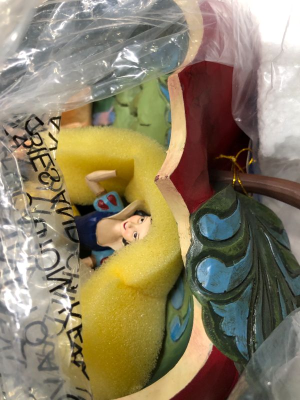 Photo 4 of **DAMAGED STATUE HAND** Enesco Disney Traditions by Jim Shore Snow White and The Seven Dwarfs Apple Scene Figurine, 8 Inch, Multicolor