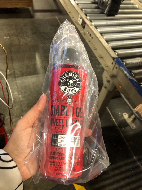 Photo 1 of Chemical Guys CLD_997_16 Diablo Gel Oxygen Infused Foam Wheel And Rim Cleaner, Concentrated (Safe on All Wheel & Rim Finishes), 16 fl oz + MIC_506_03 Premium Microfiber Towels, Gold (16"x16") 3 Pack Diablo Gel + Towels