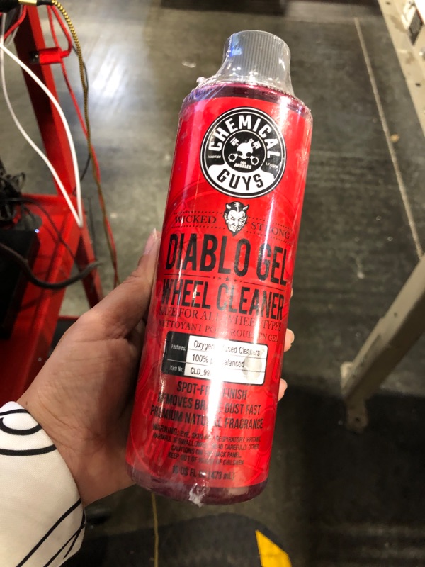 Photo 1 of Chemical Guys CLD_997_16 Diablo Gel Oxygen Infused Foam Wheel And Rim Cleaner, Concentrated (Safe on All Wheel & Rim Finishes), 16 fl oz + MIC_506_03 Premium Microfiber Towels, Gold (16"x16") 3 Pack Diablo Gel + Towels