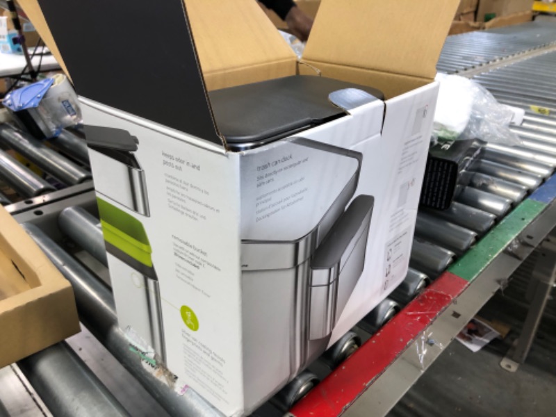 Photo 1 of ** dent and scratches**
simplehuman Compost Caddy, Detachable and Countertop Bin, 4 Liter / 1.06 Gallon, Brushed Stainless Steel Detachable Compost Caddy Brushed Stainless Steel