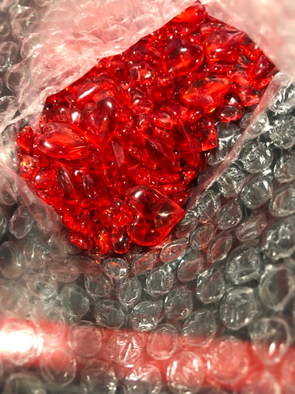 Photo 3 of 700 Pcs 2 Sizes Red Acrylic Hearts Charms Crystal Heart Shaped Diamond Gems Valentines Decorative Heart Gems for Valentine's Day Wedding Anniversary Party Vase Fillers Table Scatters