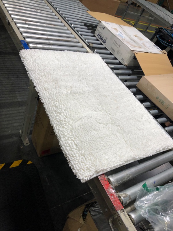 Photo 3 of **USED** ** NEEDS CLEANED ** smiry Luxury Chenille Bath Rug, Extra Soft and Absorbent Shaggy Bathroom Mat Rugs, Machine Washable, Non-Slip Plush Carpet Runner for Tub, Shower, and Bath Room(36''x24'', White) White 36'' x 24''