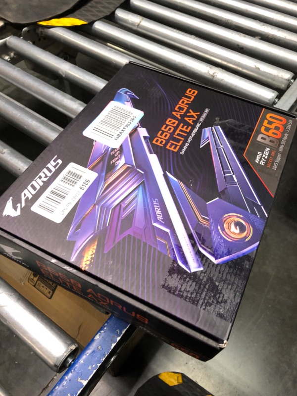 Photo 2 of GIGABYTE B650 AORUS Elite AX (AM5/ LGA 1718/ AMD B650/ ATX/ 5-Year Warranty/ DDR5/ M.2/ PCIe 5.0/ USB 3.2 Gen2X2 Type-C/WiFi 6E/ 2.5GbE LAN/Q-Flash Plus/EZ-Latch/Gaming Motherboard)