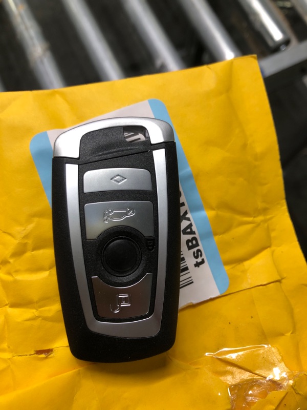 Photo 2 of Guteauto Car Key Fob Keyless Entry Remote 315MHz KR55WK49863 for BMW 528i 528xi 535i 535xi 550i 550xi 2009-2017