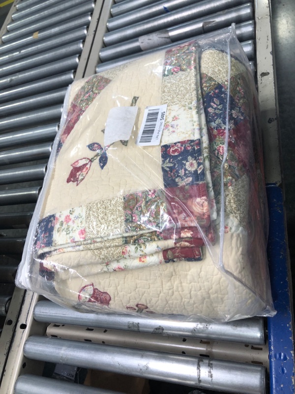 Photo 1 of 3 Piece Full/Queen Quilt Set Cotton Patchwork