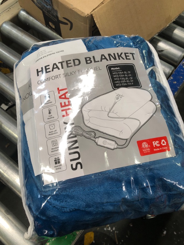 Photo 3 of SUNNY HEAT Electric Blanket 62 x 84 Inches Heated Reversible Flannel Blanket Twin Size with 10 Hours Auto Off & 4 Temperature Levels & ETL Certification, Home Office Use & Machine Washable, Teal Teal Twin